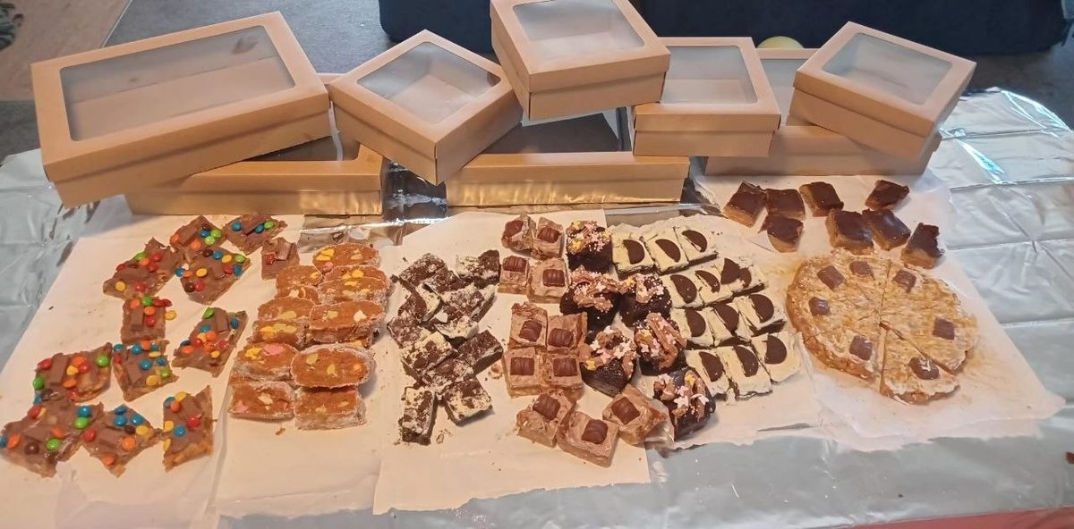 Slice spread with kraft boxes