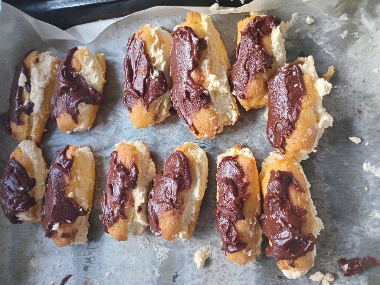 Chocolate eclairs